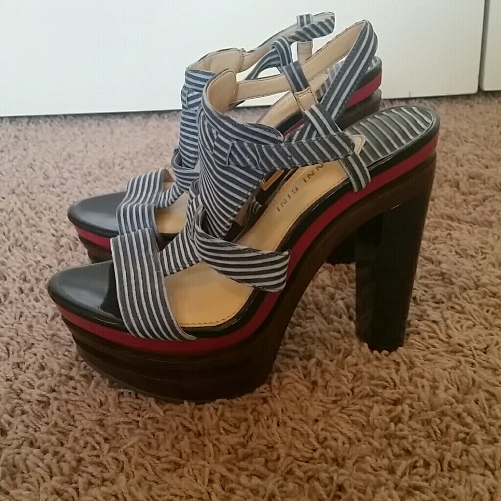 Gianni Bini Platform Heels